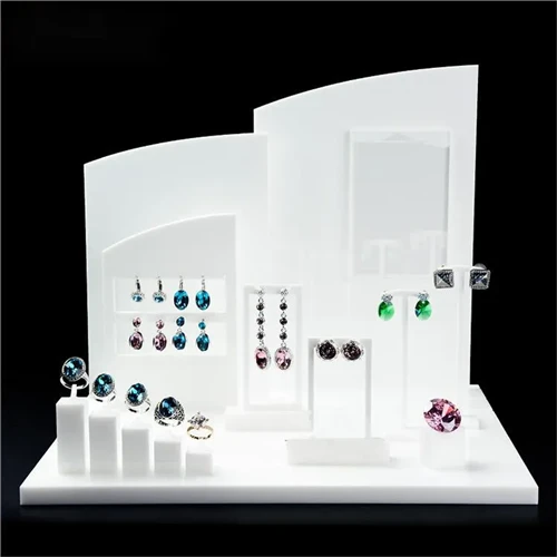 Top Retail Display Trends Shaping Jewellery Display Stands in 2026